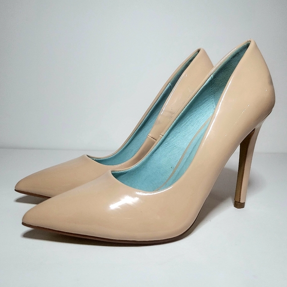 Shoes - Beige Heels Size 6.5